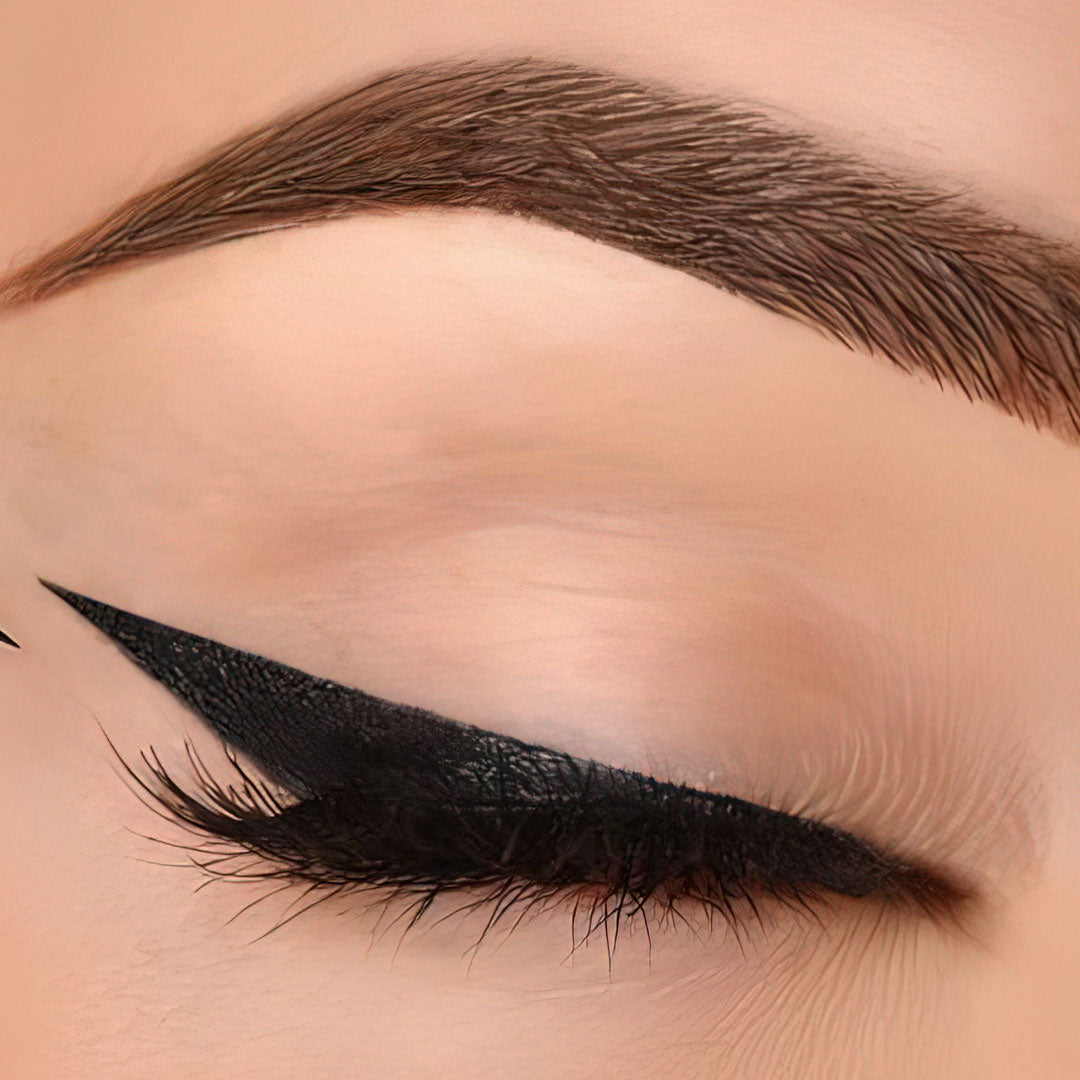 Elizabeth Helen Liquid Eyeliner
